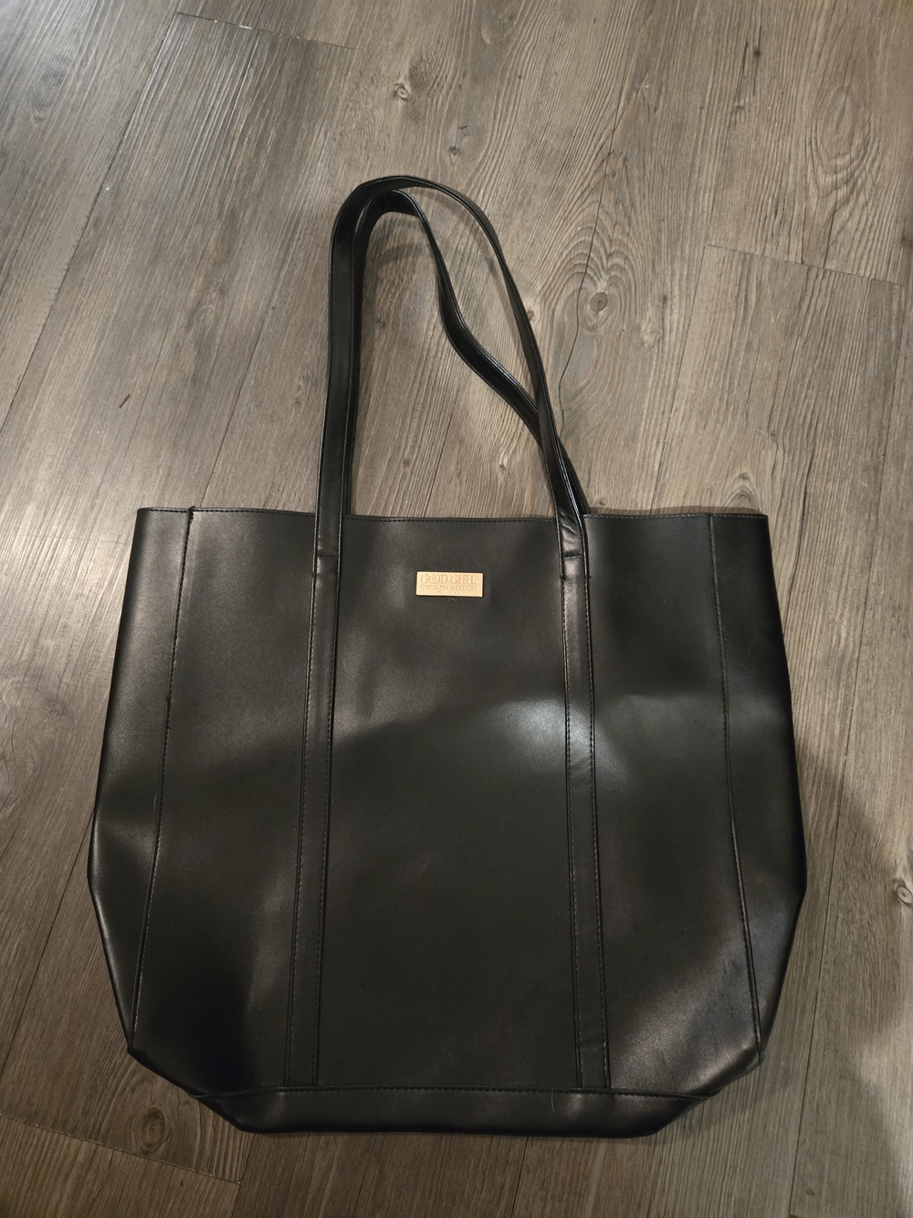Black Tote with Gold Plaque – Sleek Everyday Carryall